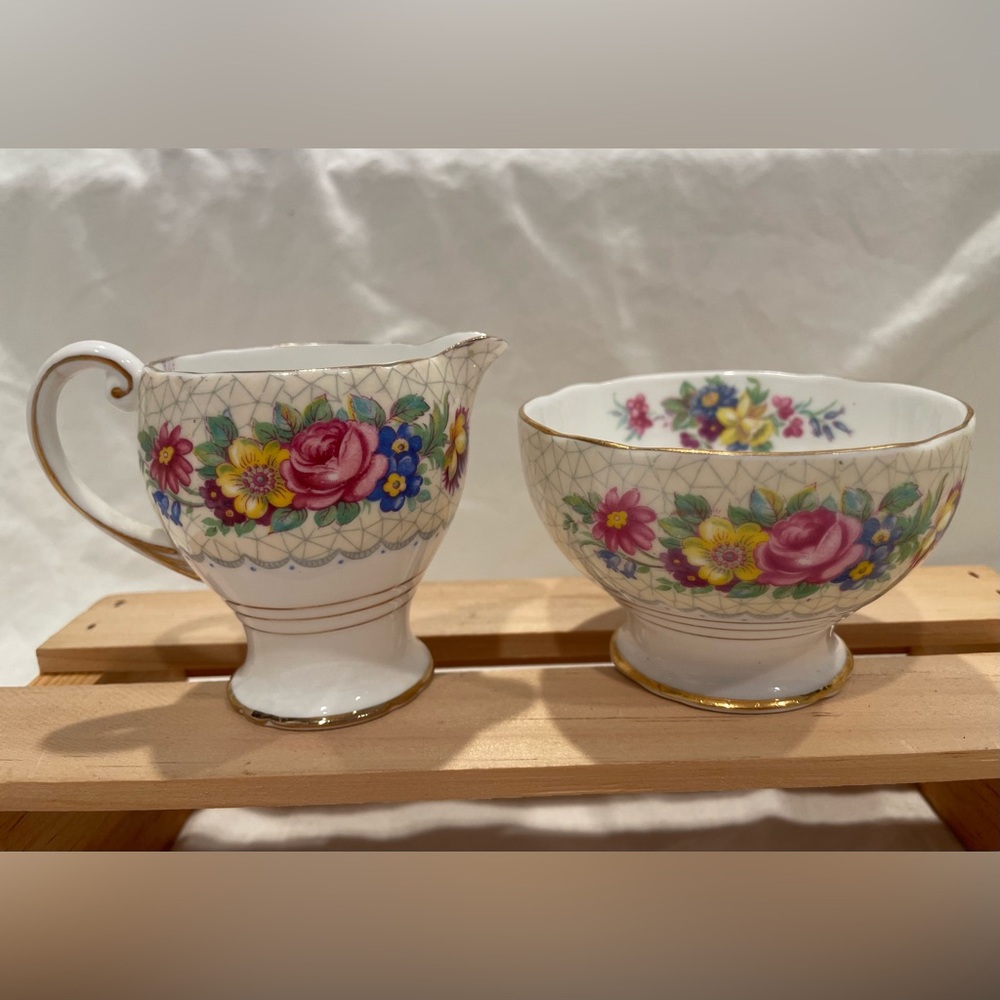 VTG Royal Standard “Brussels Lace” Floral Cream and Sugar Set with Gold Accents